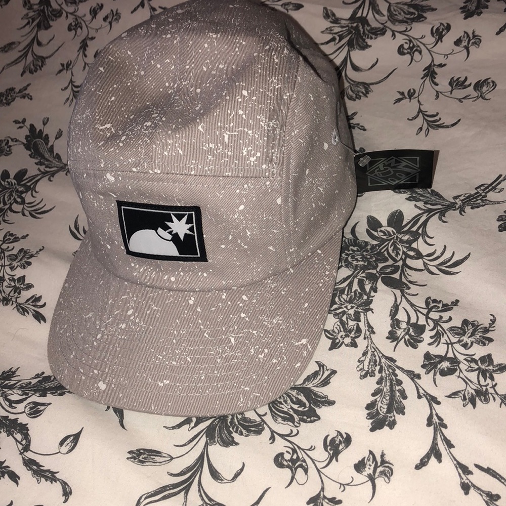 Gray w white splashing 5 panel hundreds hat